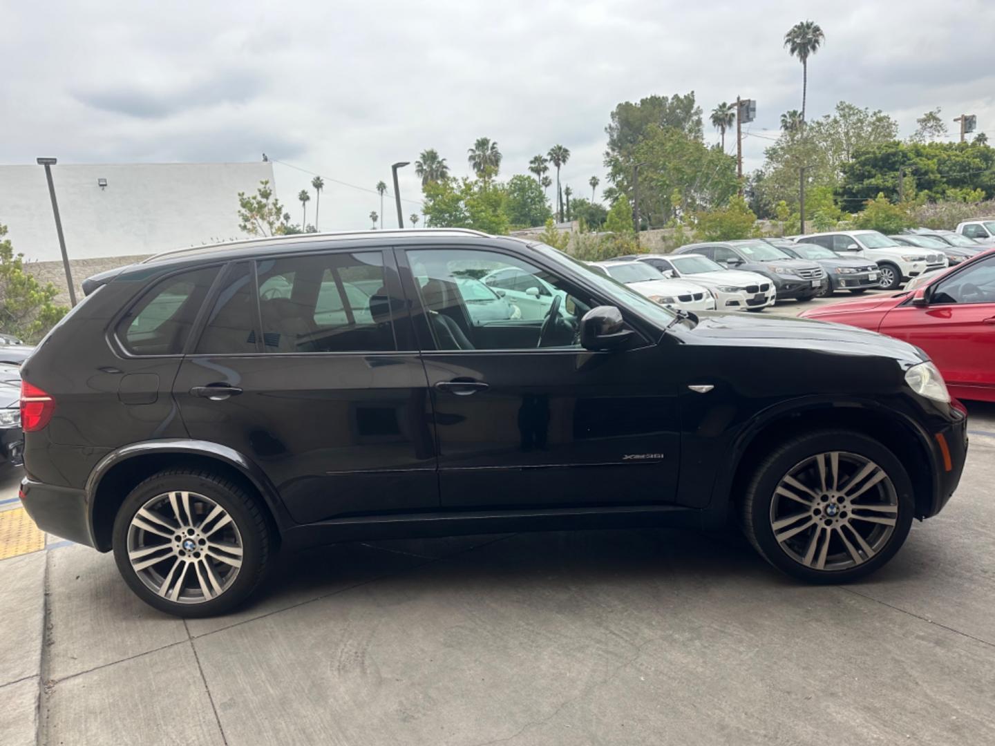 2013 Black /Black BMW X5 Leather (5UXZV4C59DL) with an 6 cylinder engine, Automatic transmission, located at 30 S. Berkeley Avenue, Pasadena, CA, 91107, (626) 248-7567, 34.145447, -118.109398 - Are you on the hunt for your next vehicle but struggling with a less-than-perfect credit history? Look no further! Our dealership proudly serves Pasadena, Altadena, Glendale, and surrounding areas, offering a diverse selection of high-quality used Buy Here Pay Here (BHPH) vehicles tailored to meet y - Photo#5